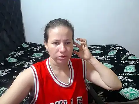 Snapshot of Valentina_charlys chatting on 10.23.25 Valentina charlys online show from 10.23.25