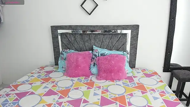 Laurasofia01 online show from 11.06.25