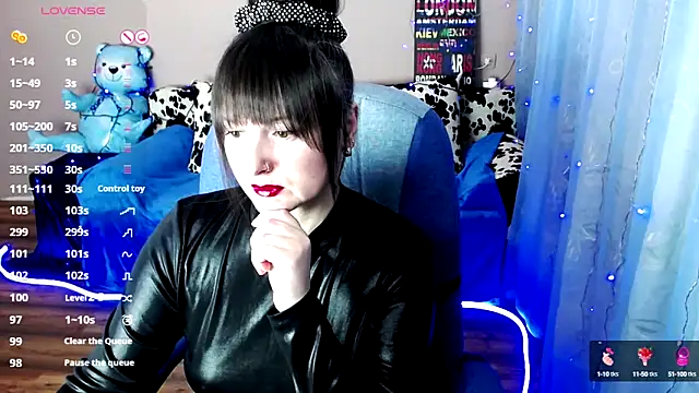 Snapshot of MilaRay chatting on 12.05.24 MilaRay online show from 12.05.24