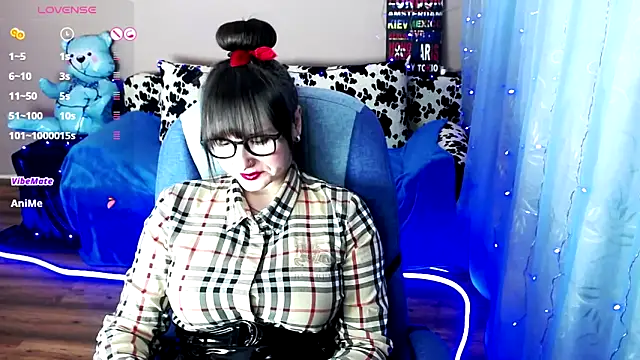 Snapshot of MilaRay chatting on 12.09.24 MilaRay online show from 12.09.24