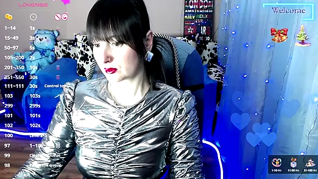 Snapshot of MilaRay chatting on 12.30.24 MilaRay online show from 12.30.24