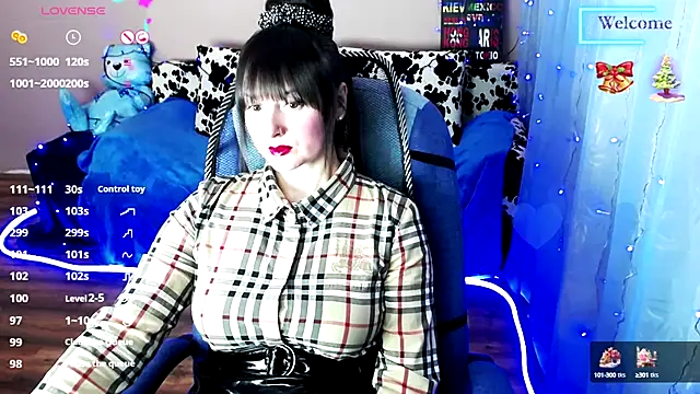 Snapshot of MilaRay chatting on 01.06.25 MilaRay online show from 01.06.25