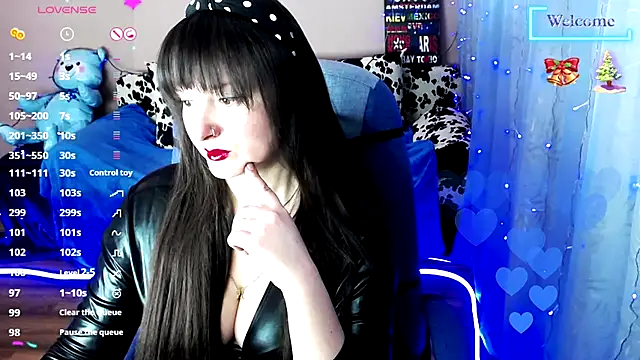 Snapshot of MilaRay chatting on 01.24.25 MilaRay online show from 01.24.25