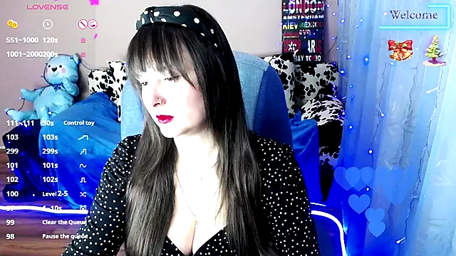 Snapshot of MilaRay chatting on 01.24.25 MilaRay online show from 01.24.25