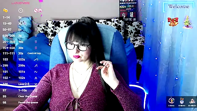 Snapshot of MilaRay chatting on 01.31.25 MilaRay online show from 01.31.25