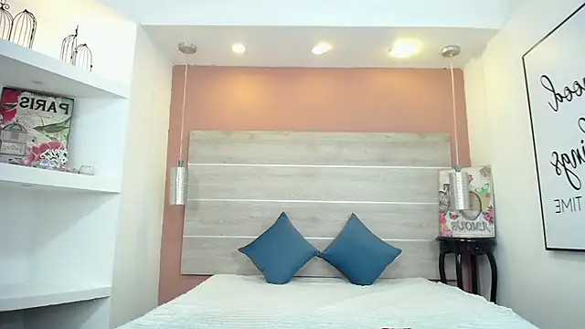 AlexandraCambell online show from 11.08.25