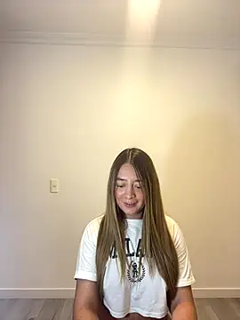 Zara Ross online show from 10.05.25