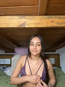 Snapshot of hannahhotwife chatting on 09.10.25 hannahhotwife online show from 09.10.25