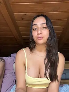 Snapshot of hannahhotwife chatting on 10.01.25 hannahhotwife online show from 10.01.25