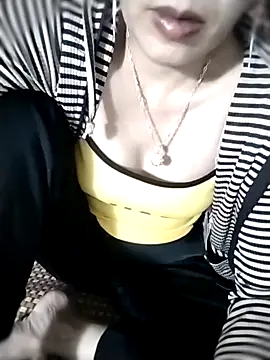 Snapshot of Minety473 chatting on 11.16.25 Minety473 online show from 11.16.25