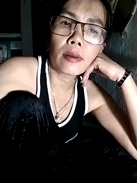 Snapshot of Minety473 chatting on 12.17.25 Minety473 online show from 12.17.25