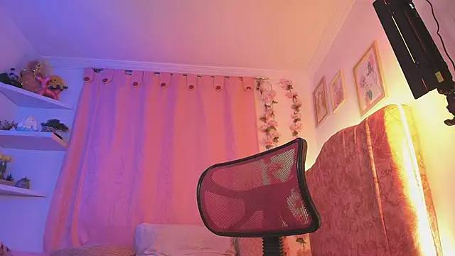 Snapshot of evansweett7 chatting on 10.07.25 evansweett7 online show from 10.07.25