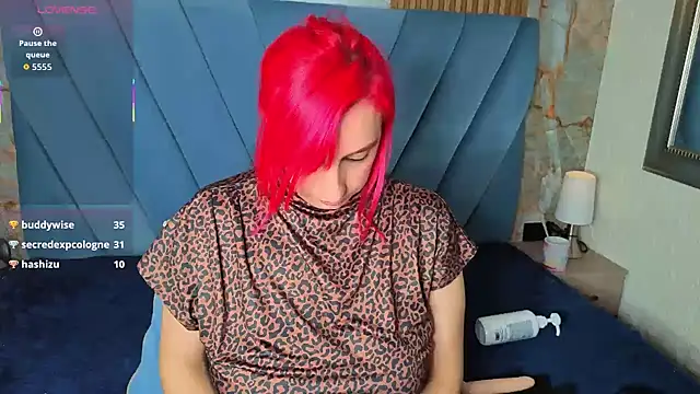 angel  red  online show from 11.30.25