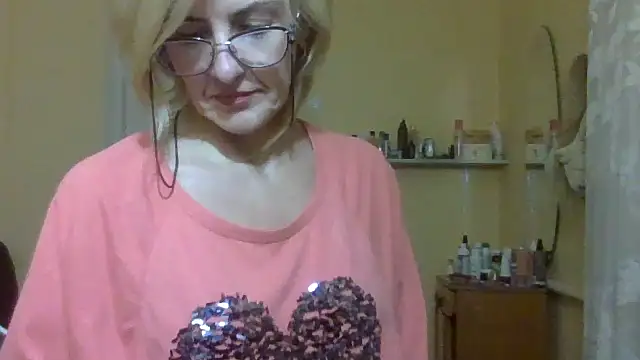 TianaQLove online show from 11.20.25