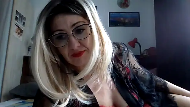 TianaQLove online show from 11.24.25