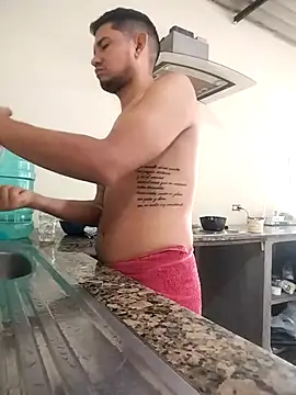 Snapshot of Bosssweet22cm chatting on 11.15.25 Bosssweet22cm online show from 11.15.25