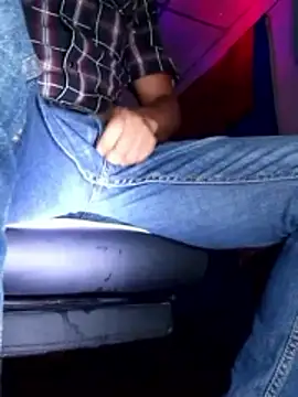 Snapshot of Bosssweet22cm chatting on 11.23.25 Bosssweet22cm online show from 11.23.25