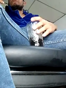 Snapshot of Bosssweet22cm chatting on 12.15.25 Bosssweet22cm online show from 12.15.25