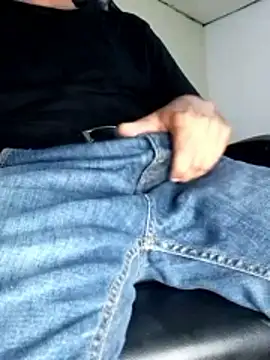 Snapshot of Bosssweet22cm chatting on 01.08.26 Bosssweet22cm online show from 01.08.26