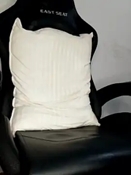 Snapshot of Bosssweet22cm chatting on 02.05.26 Bosssweet22cm online show from 02.05.26