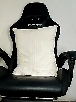 Snapshot of Bosssweet22cm chatting on 02.14.26 Bosssweet22cm online show from 02.14.26