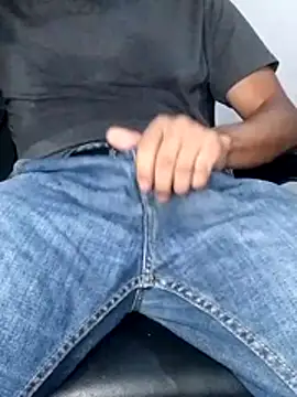 Snapshot of Bosssweet22cm chatting on 02.17.26 Bosssweet22cm online show from 02.17.26