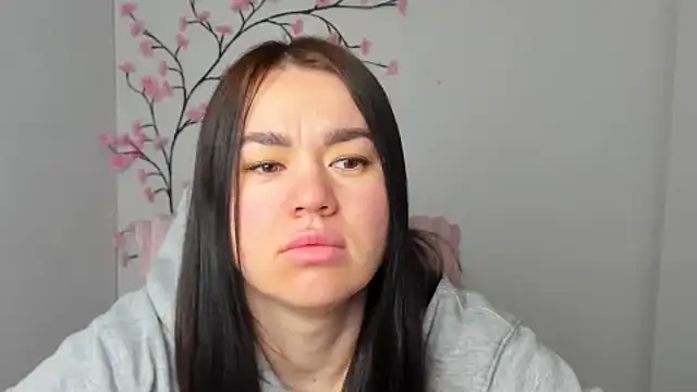 Lola Saymyname online show from 04.12.26