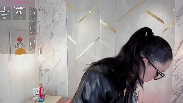 Snapshot of IsisNoir chatting on 03.25.26 IsisNoir online show from 03.25.26