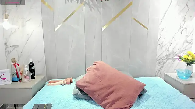 Snapshot of IsisNoir chatting on 04.04.26 IsisNoir online show from 04.04.26