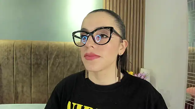 Snapshot of IsisNoir chatting on 04.08.26 IsisNoir online show from 04.08.26