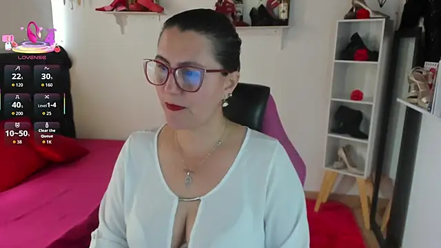 Snapshot of D_Martii chatting on 09.12.25 D Martii online show from 09.12.25
