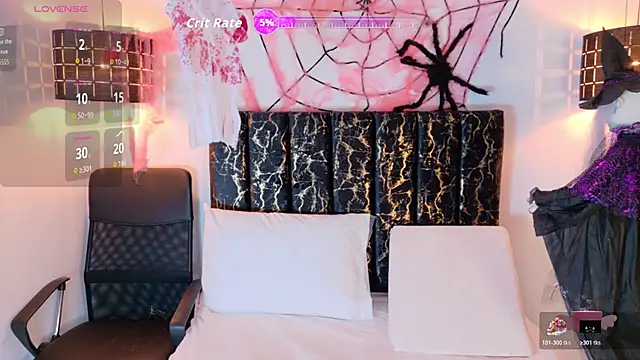 evvaa moon69 online show from 10.31.25