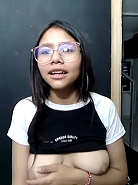 SofieLove 01 online show from 12.21.25