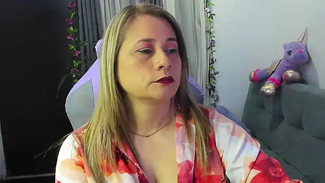 milagros latina75 online show from 12.02.25