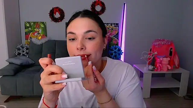 queenofthesense  online show from 12.17.25