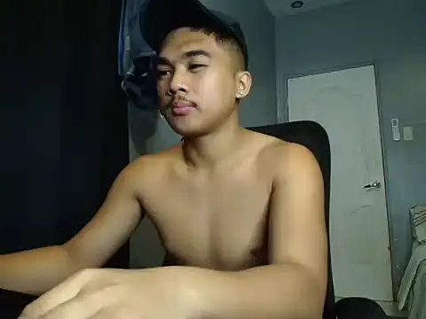 Snapshot of pinoyAdrianneXXX chatting on 04.25.26 pinoyAdrianneXXX online show from 04.25.26