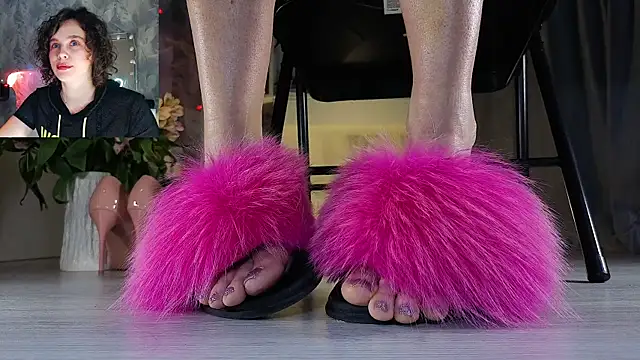 Feet Heelss online show from 01.09.26