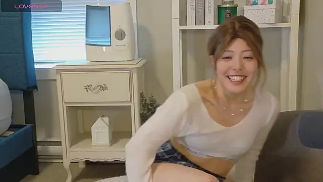 Nana with online show from 01.06.26