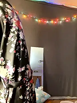 PeachyAriel online show from 03.25.26