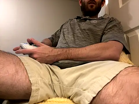 Snapshot of straightguy2233 chatting on 09.23.25 straightguy2233 online show from 09.23.25