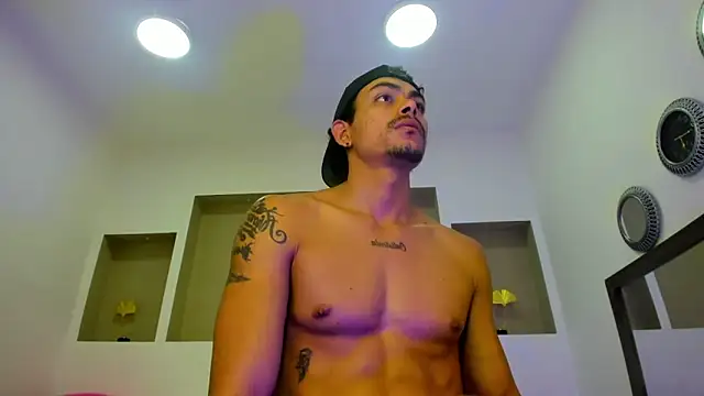 Snapshot of Tommy_kurtt chatting on 11.07.25 Tommy kurtt online show from 11.07.25