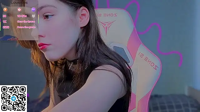 Snapshot of Sophie_SkyAngel chatting on 04.21.26 Sophie SkyAngel online show from 04.21.26