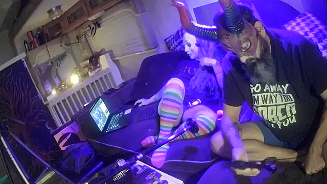 jamiezlilith online show from 10.15.25