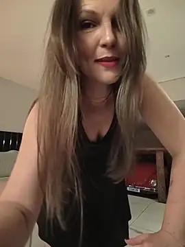 Karlacasada online show from 10.25.25