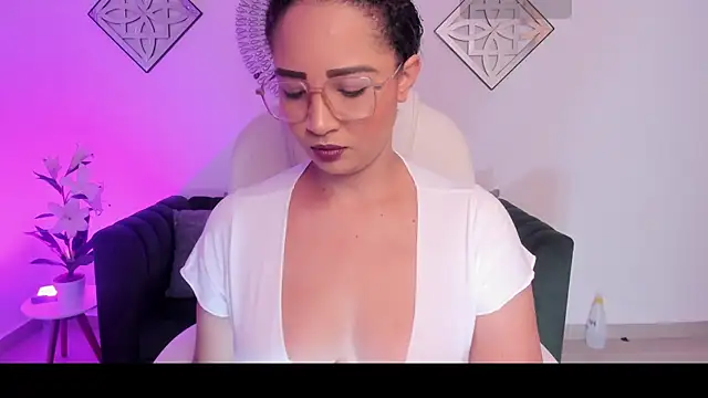 Sharon breezee online show from 10.17.25