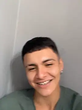 Snapshot of Leo_santoro chatting on 09.29.25 Leo santoro online show from 09.29.25