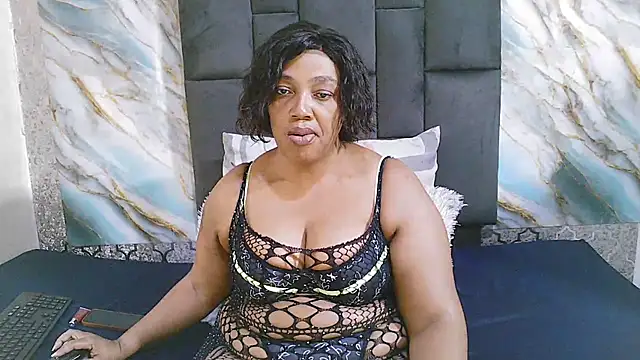 Snapshot of SexyKiarah chatting on 12.03.25 SexyKiarah online show from 12.03.25