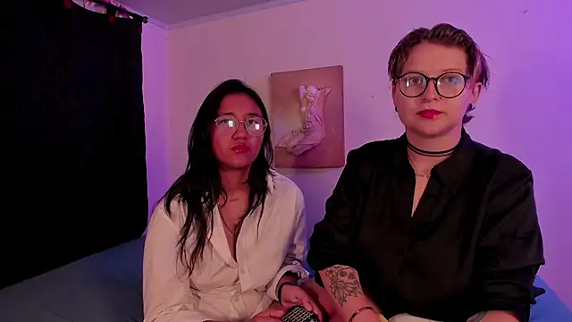 Snapshot of CrazyCakes_ chatting on 11.29.25 CrazyCakes online show from 11.29.25