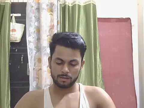 Snapshot of ursdreamperson chatting on 05.18.26 ursdreamperson online show from 05.18.26