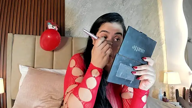 Snapshot of _Cris_Spicy_ chatting on 02.04.26 Cris Spicy online show from 02.04.26